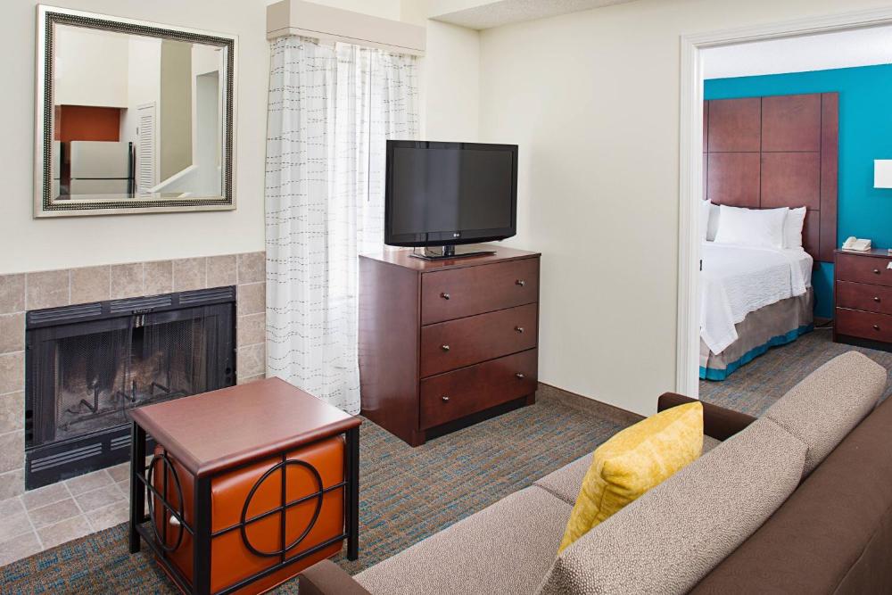 Two-Bedroom Suite with Fireplace interior